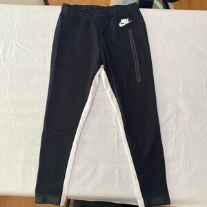 Black and white joggers in great condition